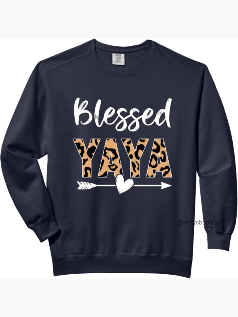 Comfort Colors Leopard Print Yaya Grandma Crew Neck Long Sleeve Sweatshirt